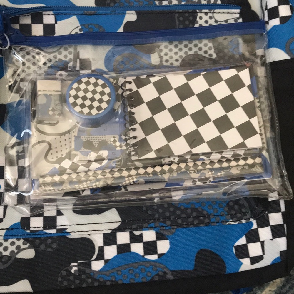9 Piece Set Printed Backpack - Picture 3 of 6